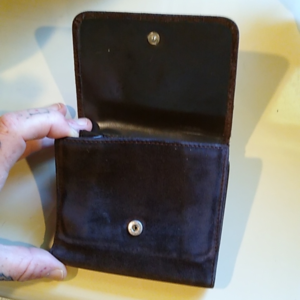 Gucci Choco brown GG suede trifold wallet - Picture 2 of 10